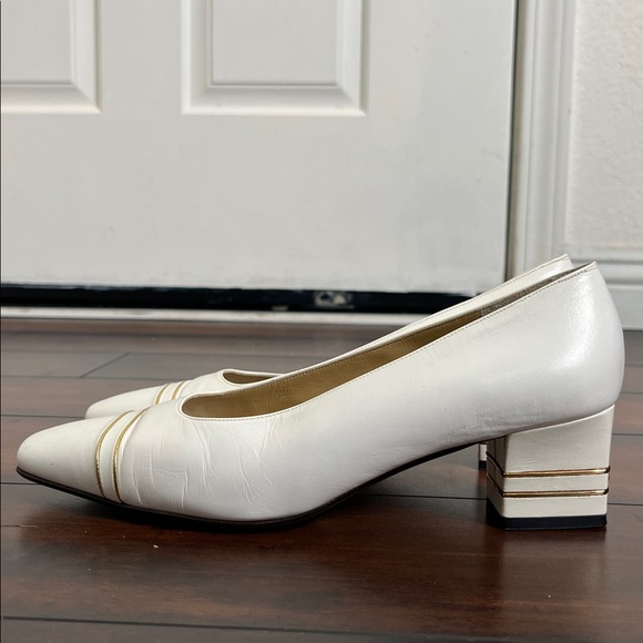 Vintage St. John Leather Square Toe Pumps Shoes with Gold Trim size 8 Academia - Picture 5 of 12
